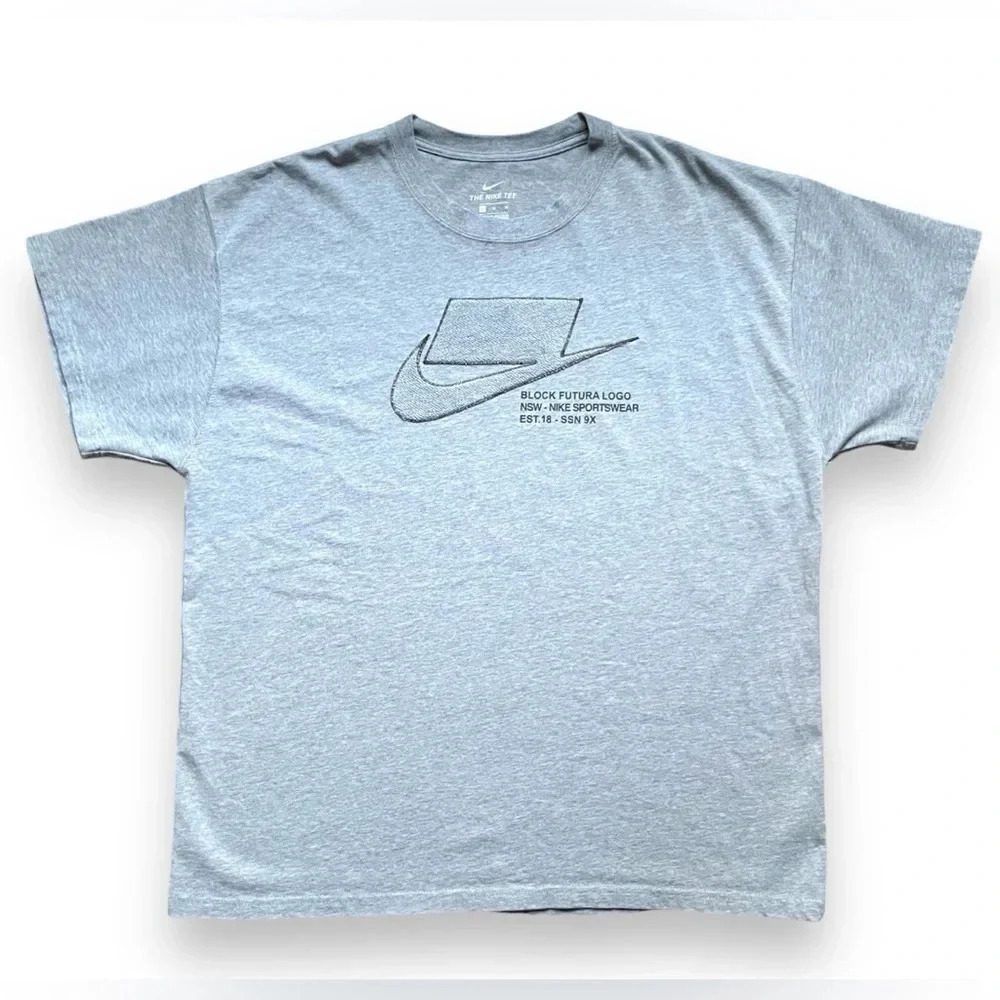 NWOT Nike Logo Sportswear Graphic T-Shirt